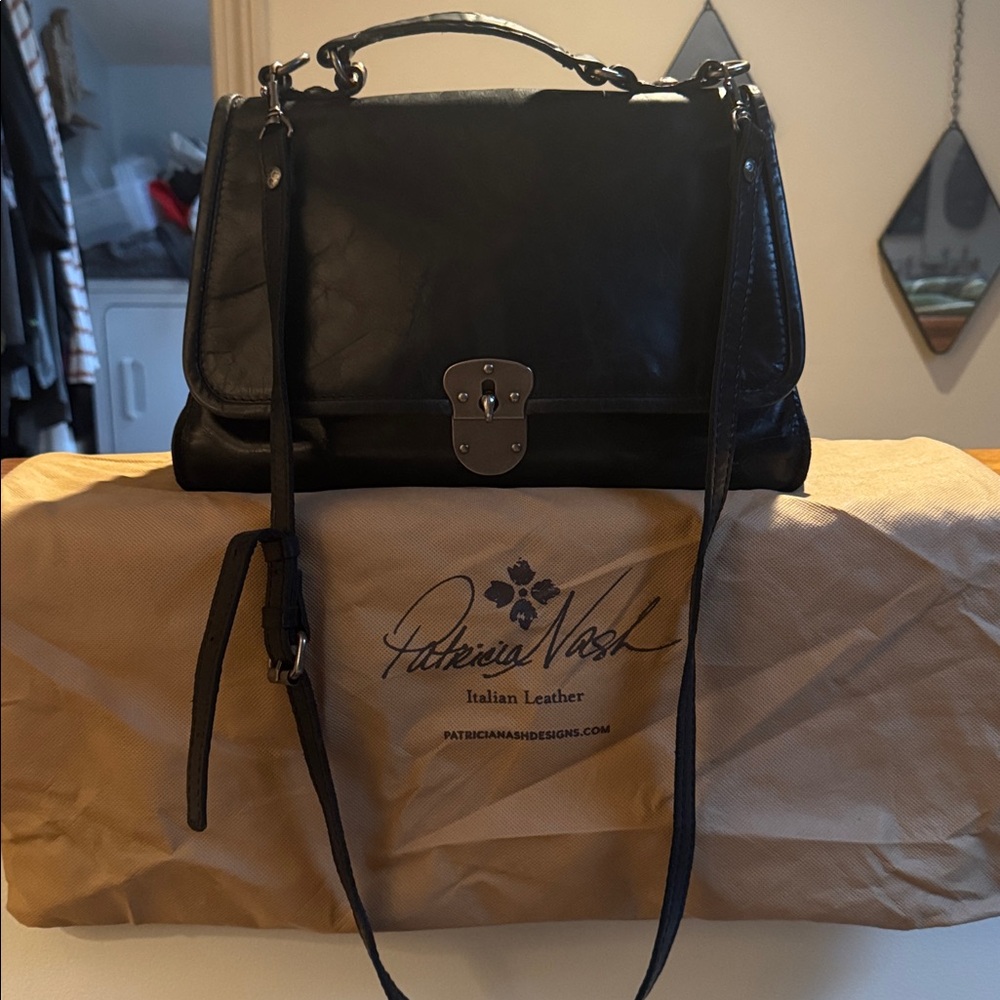 Patricia Nash Black Leather MessengerBag amazing condition